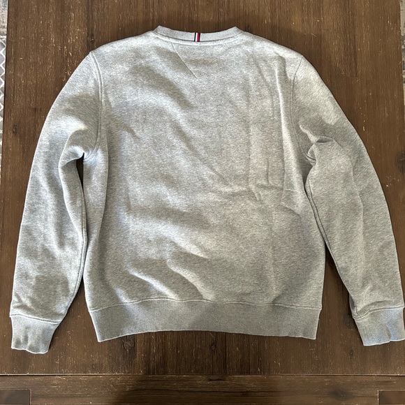 Tommy Hilfiger crewneck sweater with large logo - Picture 5 of 6